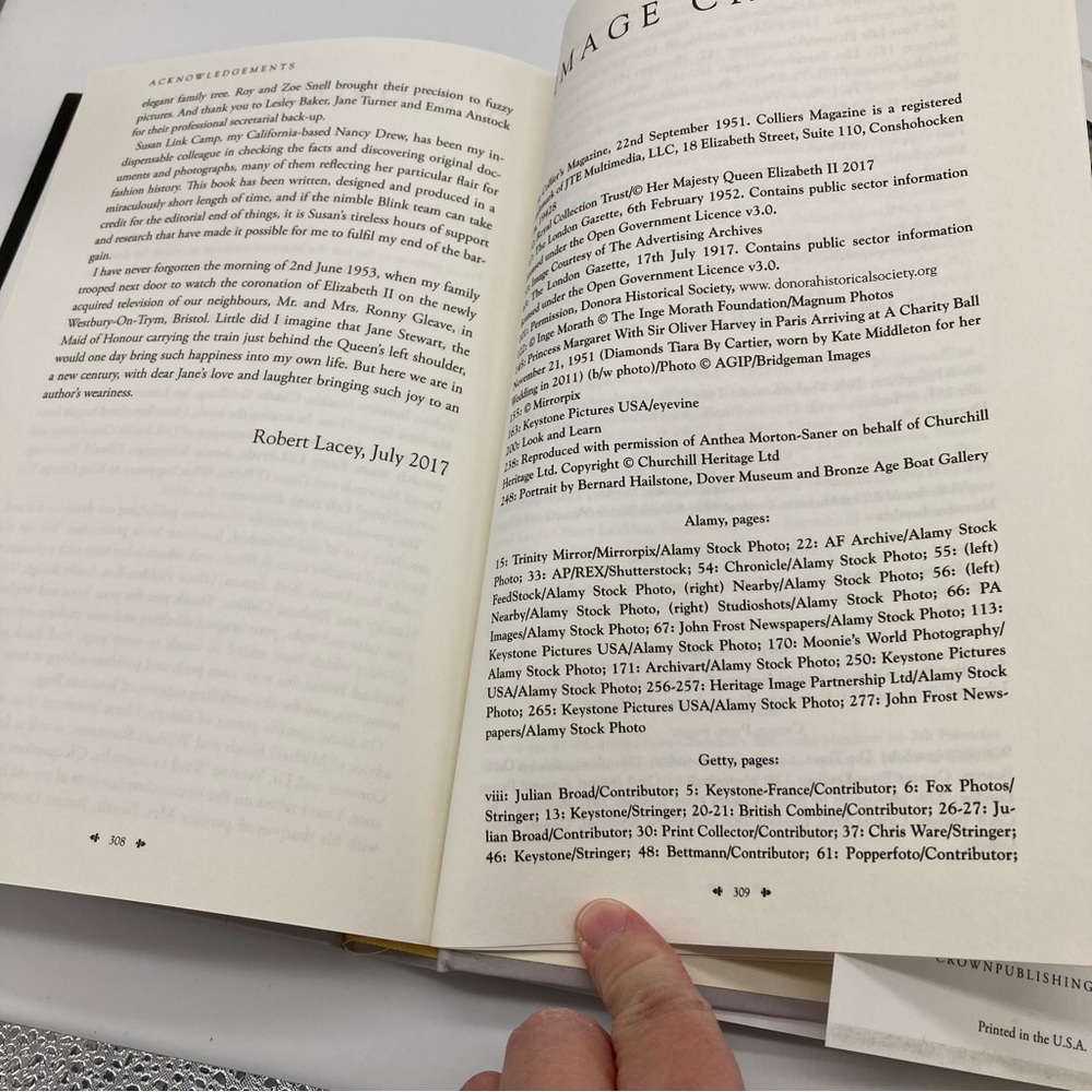 The Crown Book - Picture 3 of 6